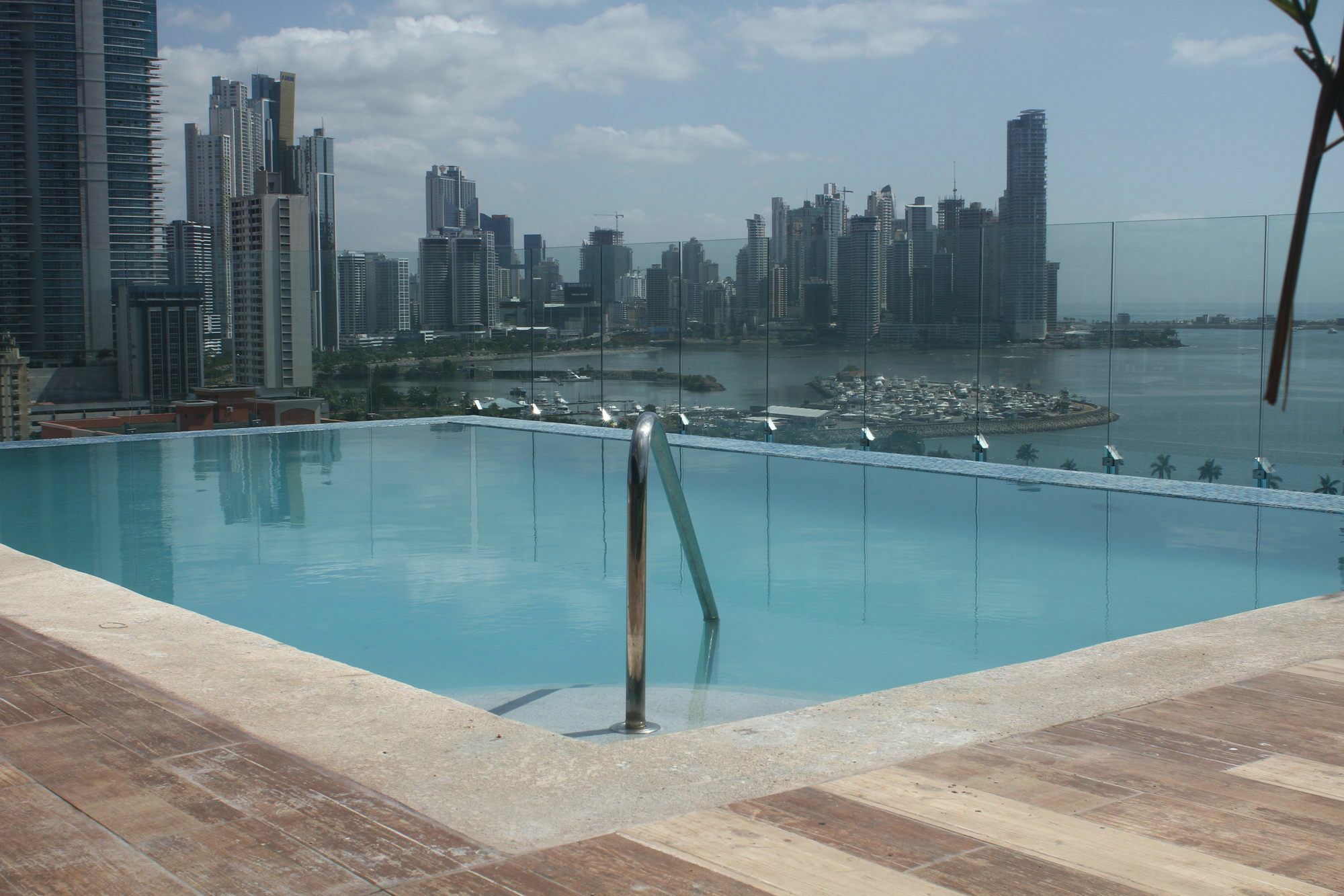 Innfiniti Hotel & Suites Panama-Stad Buitenkant foto