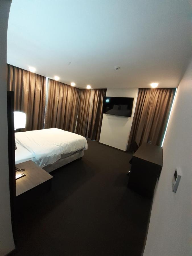 Innfiniti Hotel & Suites Panama-Stad Buitenkant foto